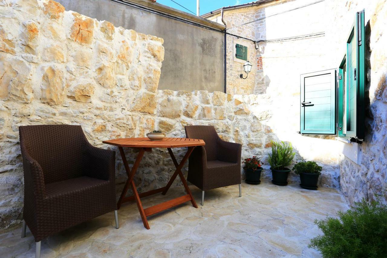 Apartment Bruno Lucija *